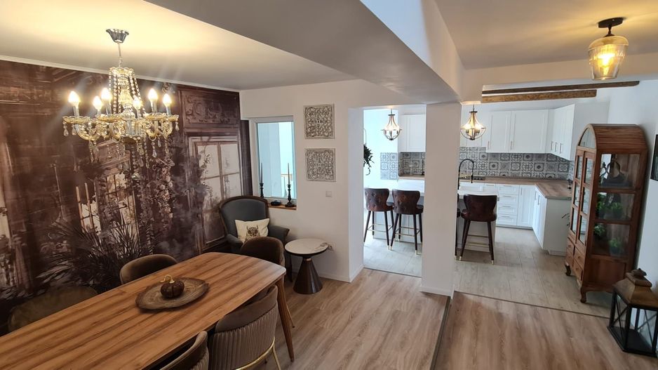 Vila spațioasă și elegantă de vânzare la intrarea în cartierul Turnișo - Poză 4