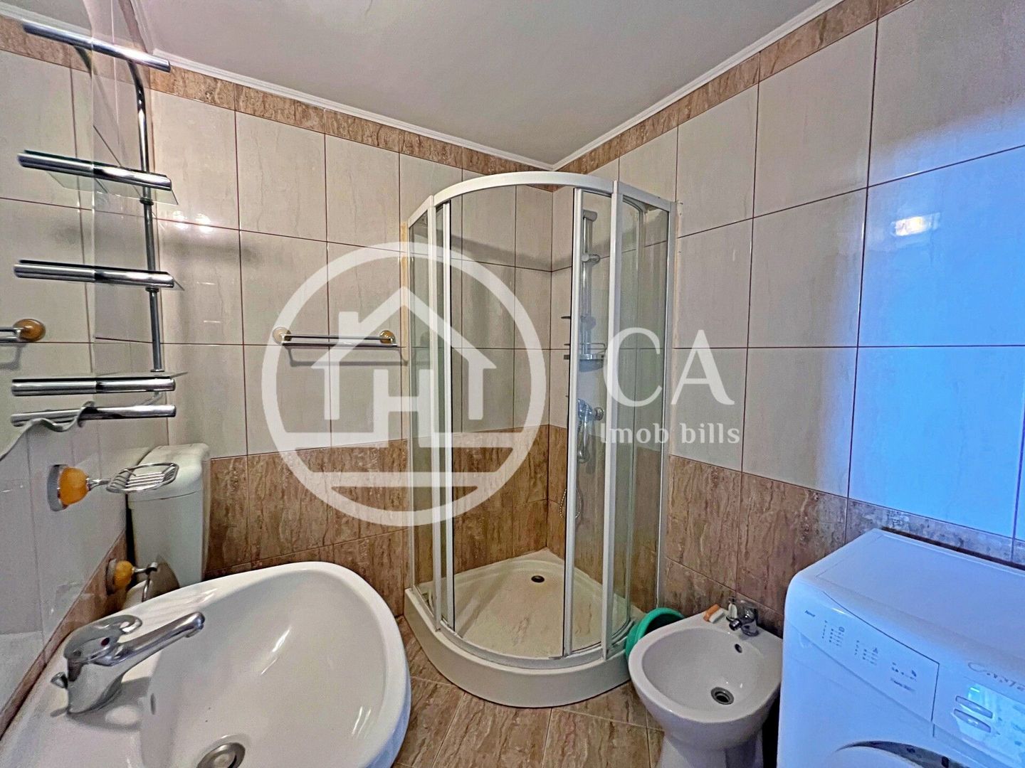 Apartament ultracentral cu 2 camere de închiriat în Oradea - Poză 4