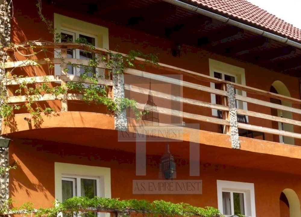 Pensiune 17 camere - zona Bran - Poză 3