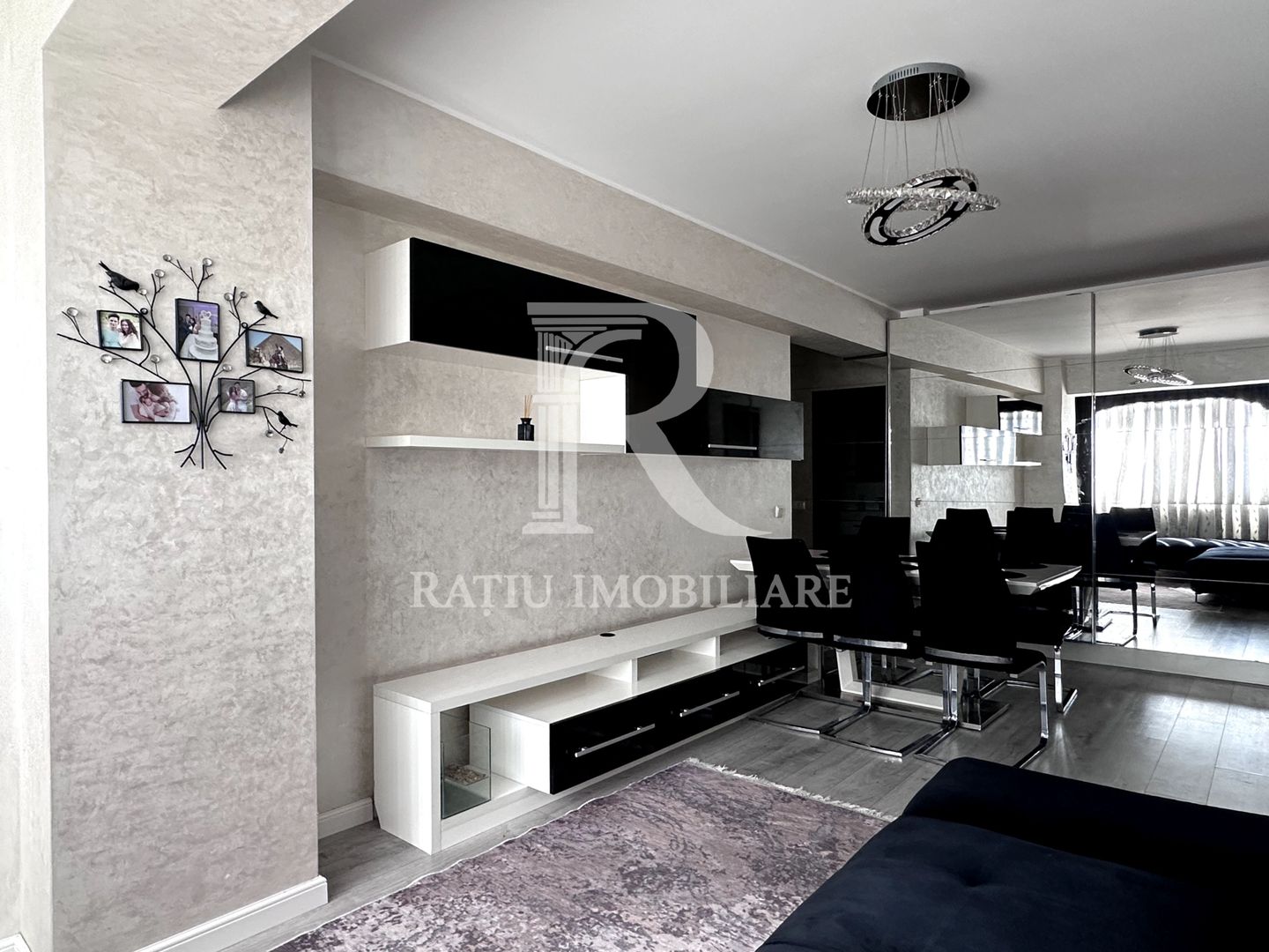 Apartament cu 3 camere | Nufărul Plaza | Vedere panoramică | Oradea - Poză 1