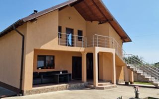 Casă cu mansardă - Poză 3