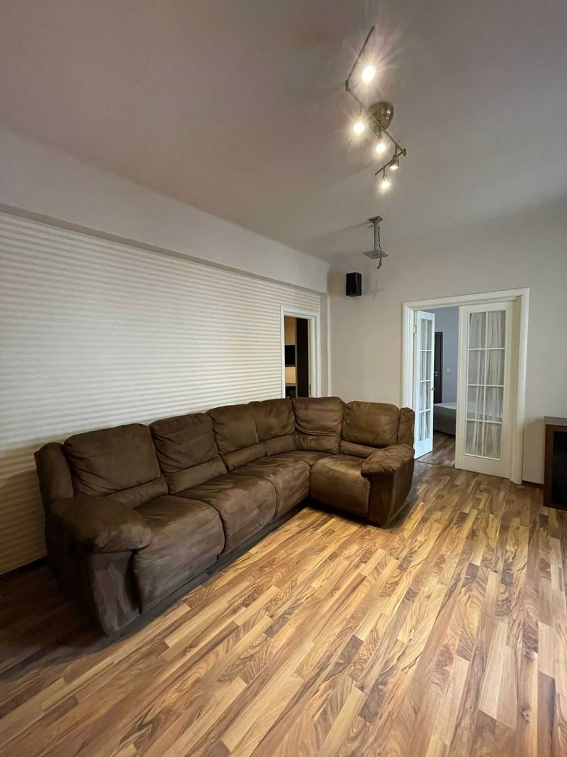 Apartament cu poveste, in centrul Bucurestiului - Poză 1