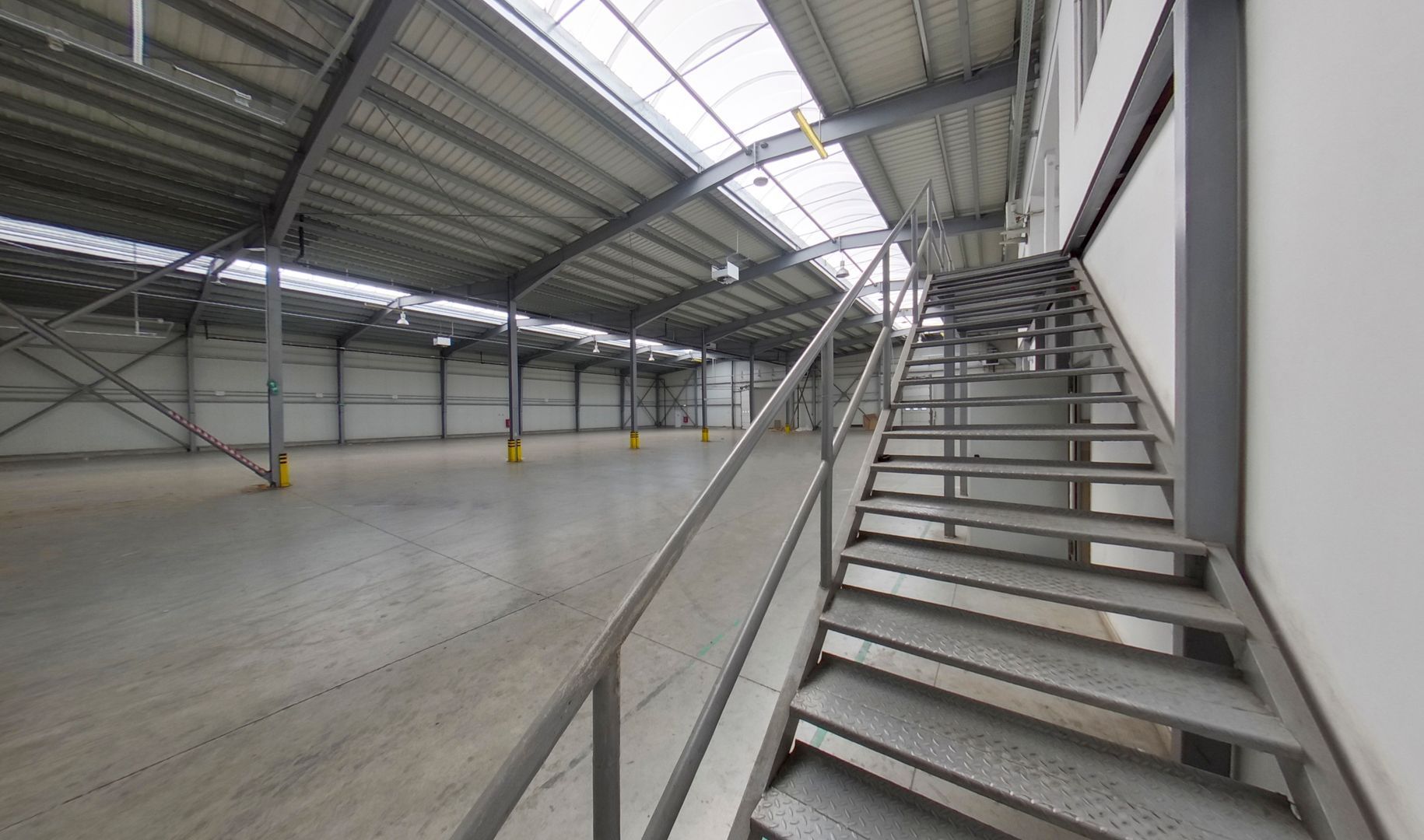 Parc industrial cu platformă betonată lângă A1 - Poză 9