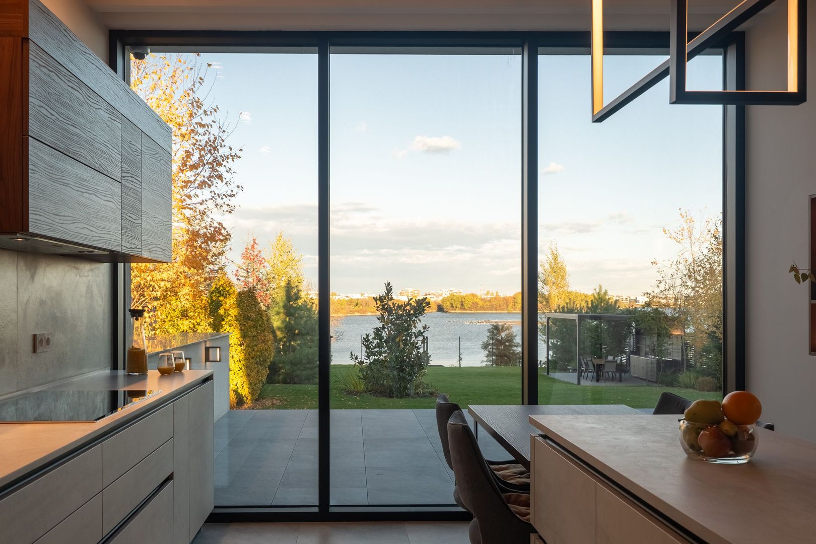 Smart-Home nZEB spectaculoasa Bucuresti Sector 1 cu deschidere lac -teren 2000mp - Poză 25