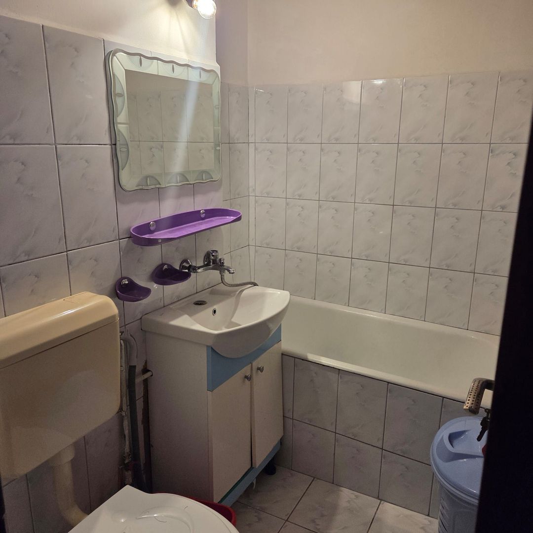 Garsoniera zona Astra,bloc izolat - Poză 4