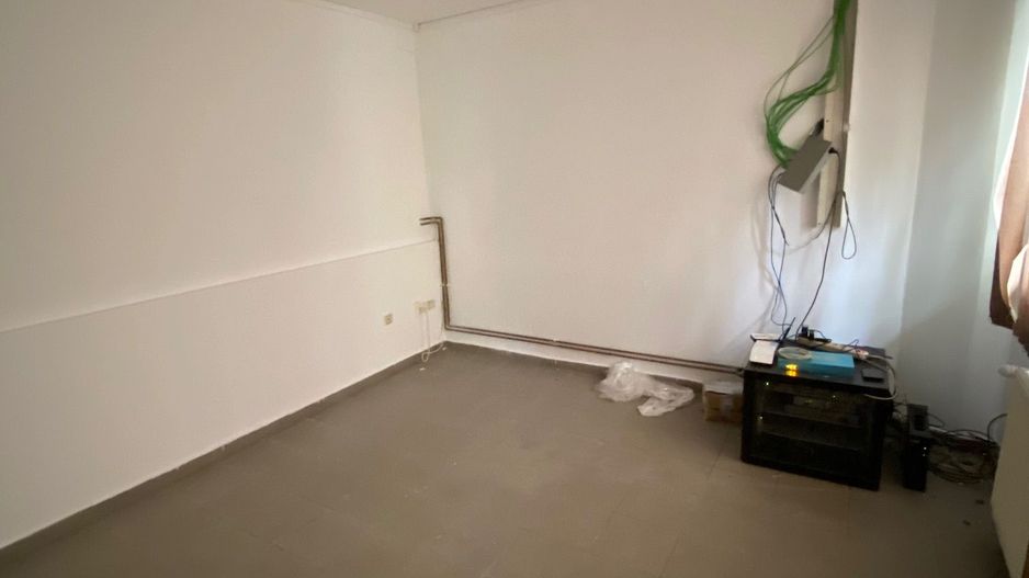 Hala 700mp  - 1040 mp cu spatiu de birouri zona de S - Poză 7