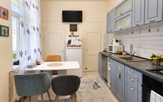 2 camere în inima orașului – ideal pentru locuit sau investiție - Poză 3