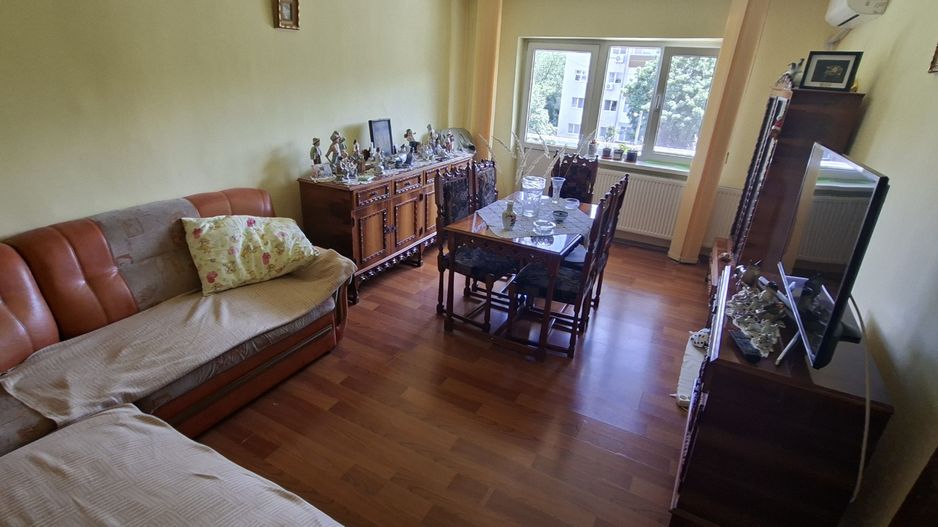 Apartament decomandat 3 camere - zona Torontalului - Poză 1