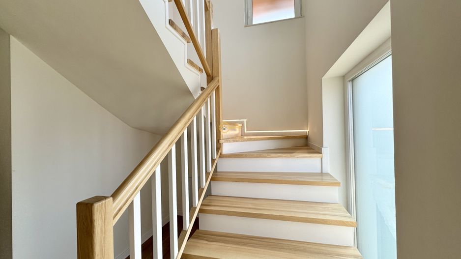 Casa noua, mobilata si utilata- Panorama catre munti- Teren 714mp - Poză 8