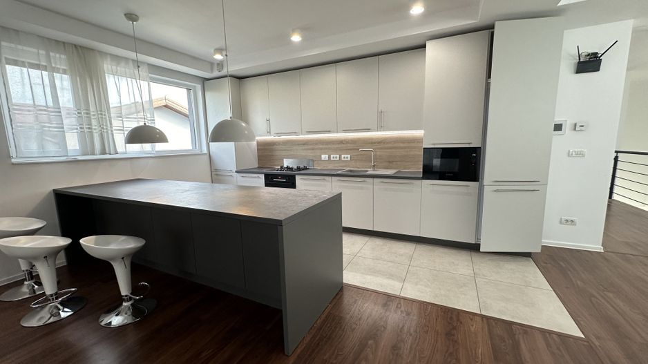 Apartament in vila cu curte-  Dumbravita - Poză 19