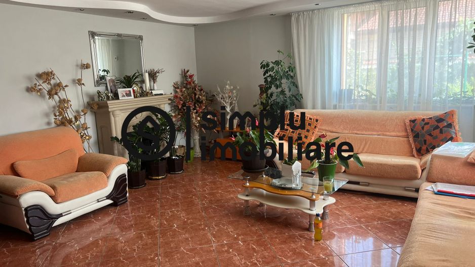 Vila S+P+1+M Lapus, str Paunitei - Poză 1