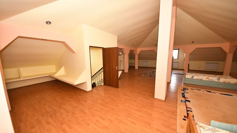 Vila spatioasa, constructie solida, zona micro 17 – Galati - Poză 27