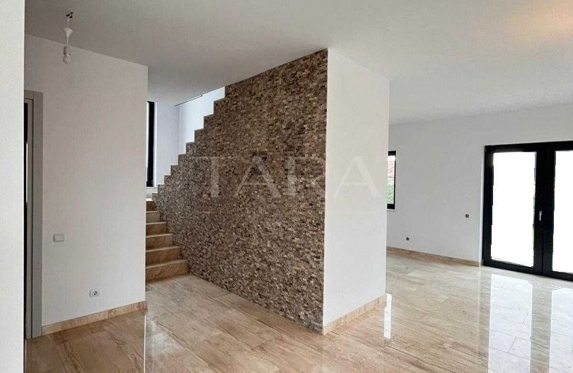 Vilă modernă premium cu grădină și terasă – confort și eleganță. - Poză 2