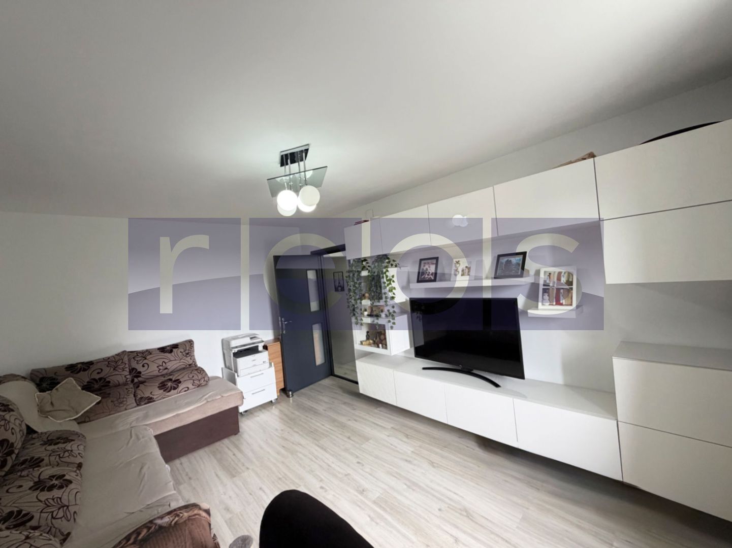 VANZARE 3 CAMERE | RENOVAT COMPLET | LA 5 MINUTE DE METROU | ZONA CRANGASI - Poză 2