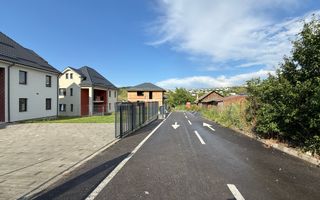 Casa individuala cu teren generos, retrasă de la trafic - Poză 4
