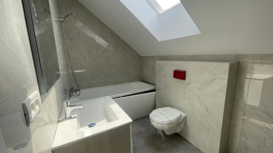 Duplex cu grădină și piscină privată într-un complex exclusivist din Tunari - Poză 4