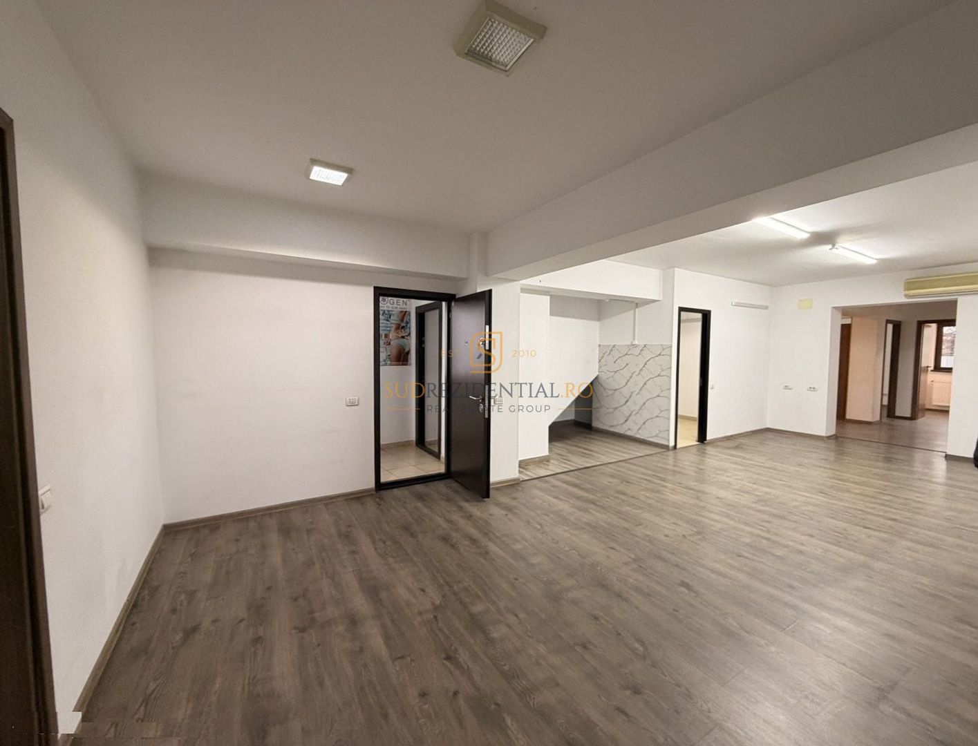 Spatiu comercial, pozitionare excelenta, exact la metrou Aparatorii P - Poză 1