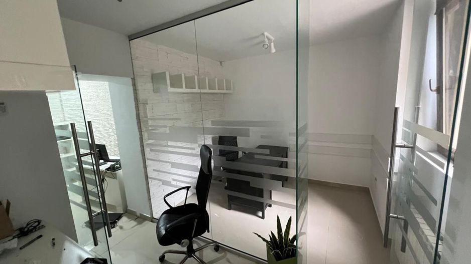 Apartament 3 camere, garaj si boxa - zona Centrala-Prefectura - Poză 25