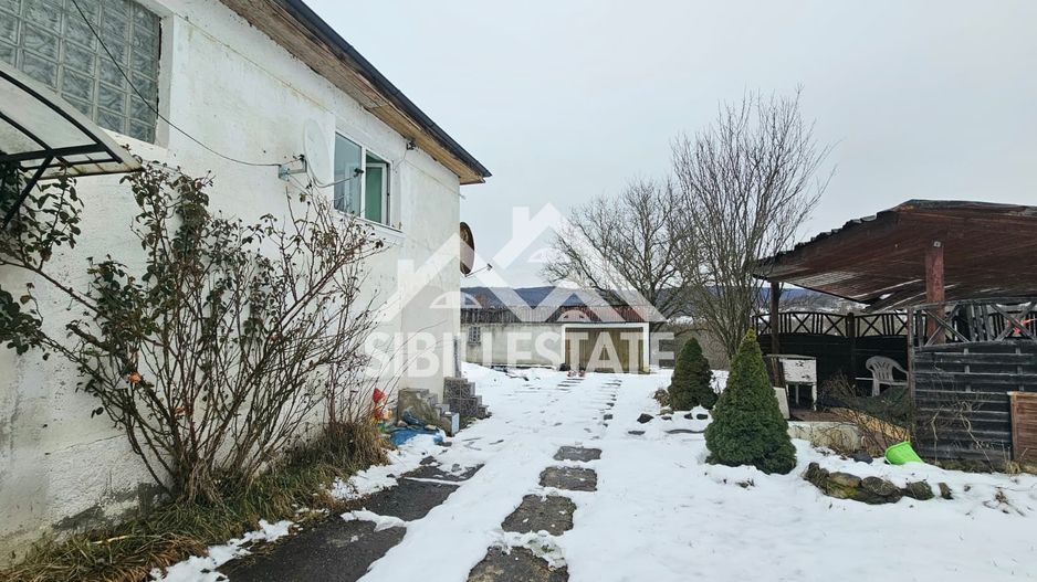 Casa Sibiu la Nucet teren 2317mp - Poză 12