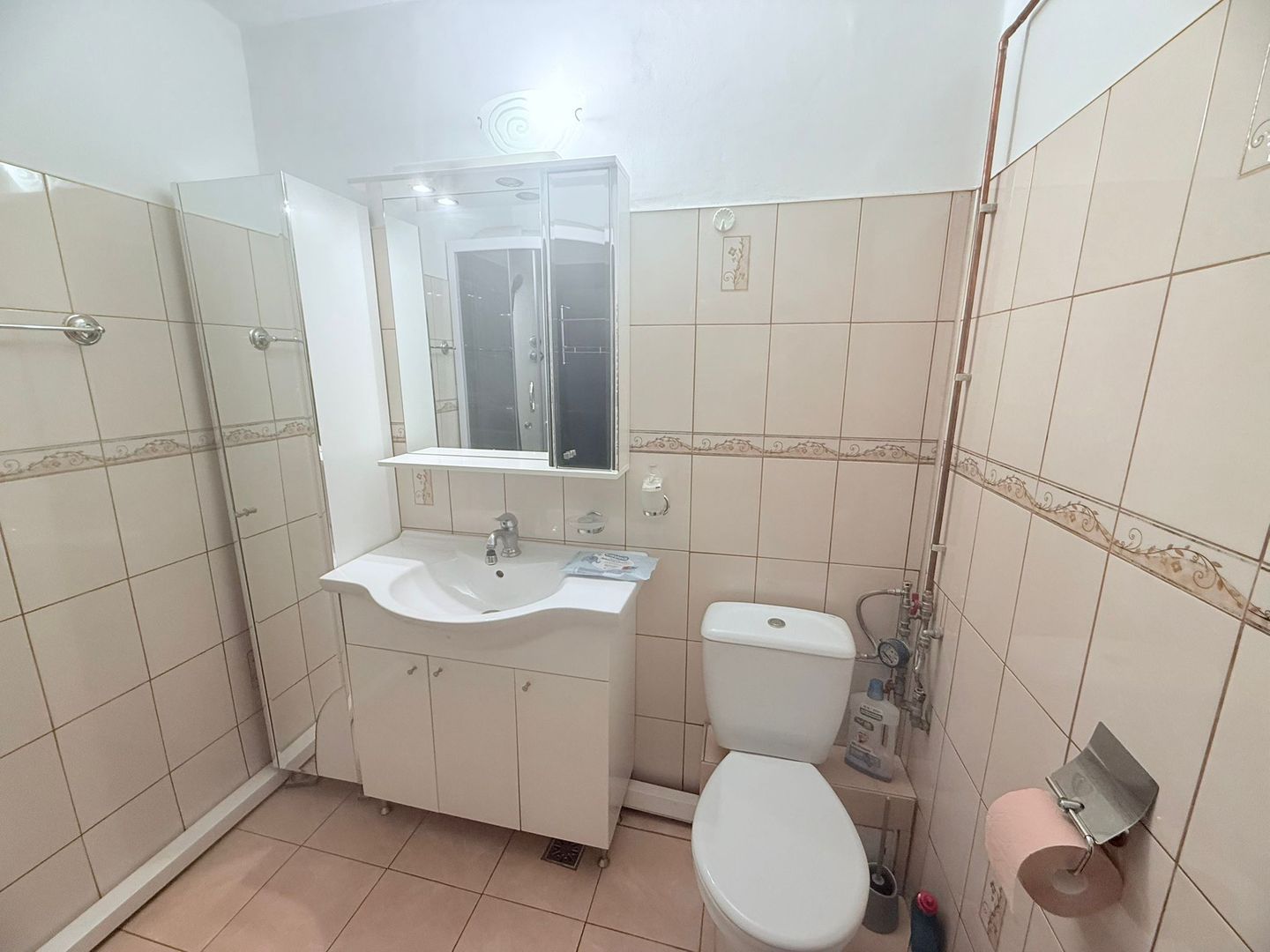 APARTAMENT 2 CAMERE MOBILAT & UTILAT CENTRALA TERMICA BLOC 1984 - Poză 5