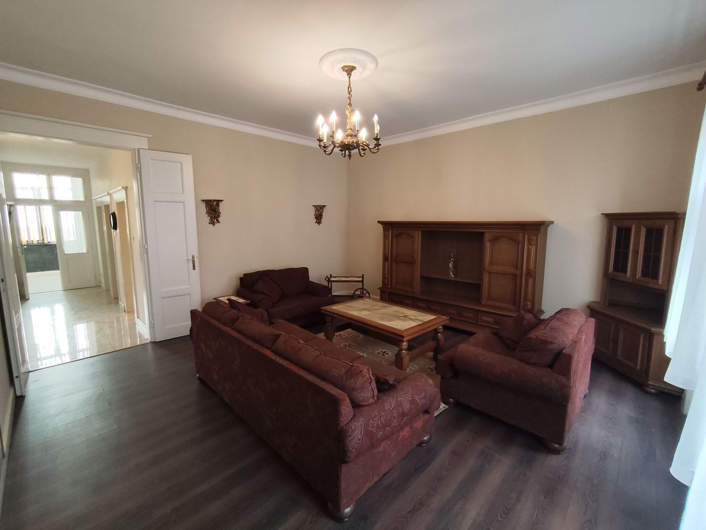 APARTAMENT 3 CAMERE ZONA SINAIA - Poză 1