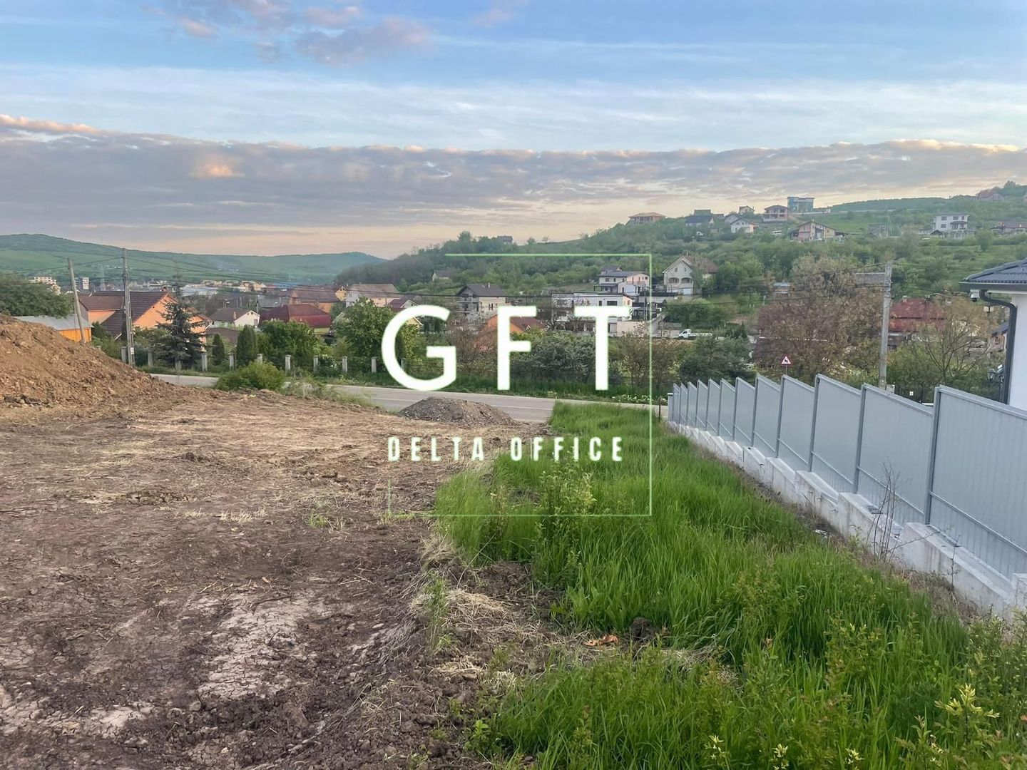 Teren intravilan | Str. Soarelui - Poză 1