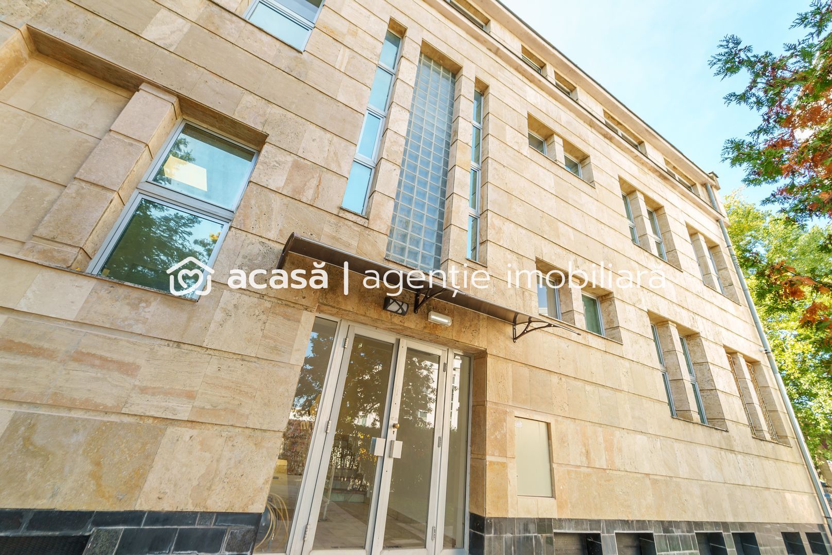 Birouri de închiriat in cladire simbol - Poză 1