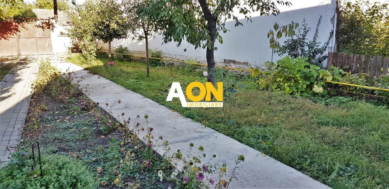 Casa de inchiriat, 2 camere, 250 mp teren, curte comuna, zona Centru - Poză 2