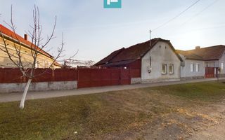 Casă cu teren 1680 mp, Curtici - Poză 1