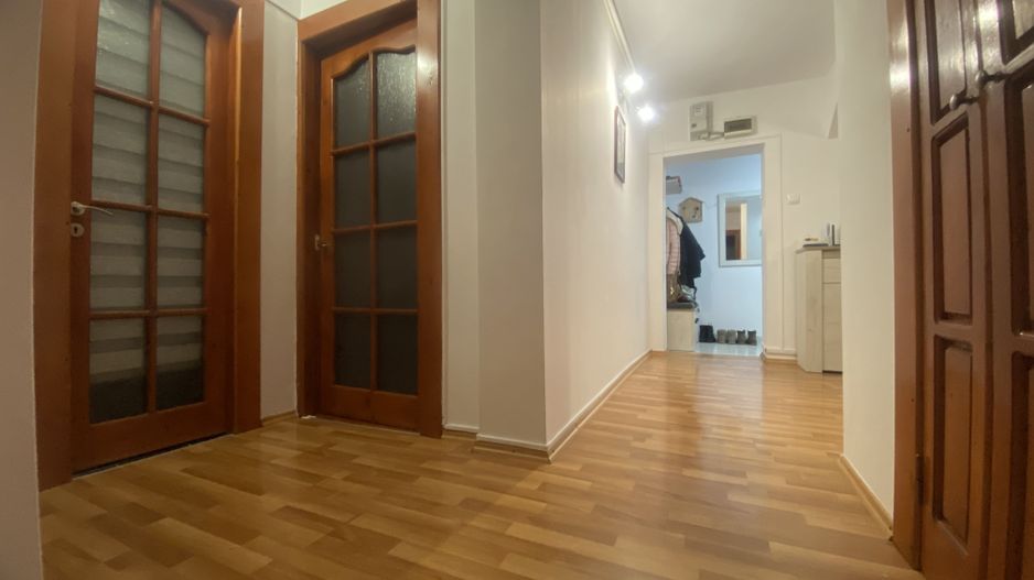 Vânzare apartament 3 camere - Confort modern într-o zonă excelentă! - Poză 11