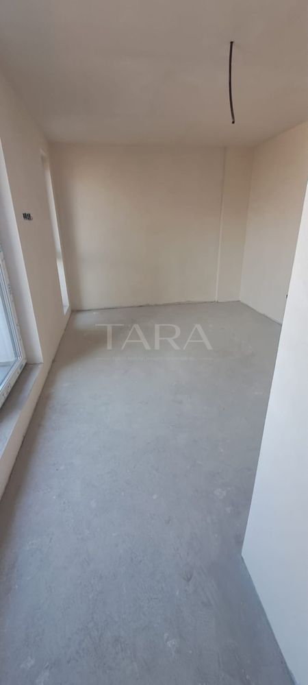 Vânzare Apartament 3 Camere Semidecomandat.Terasă 21 mp. - Poză 3