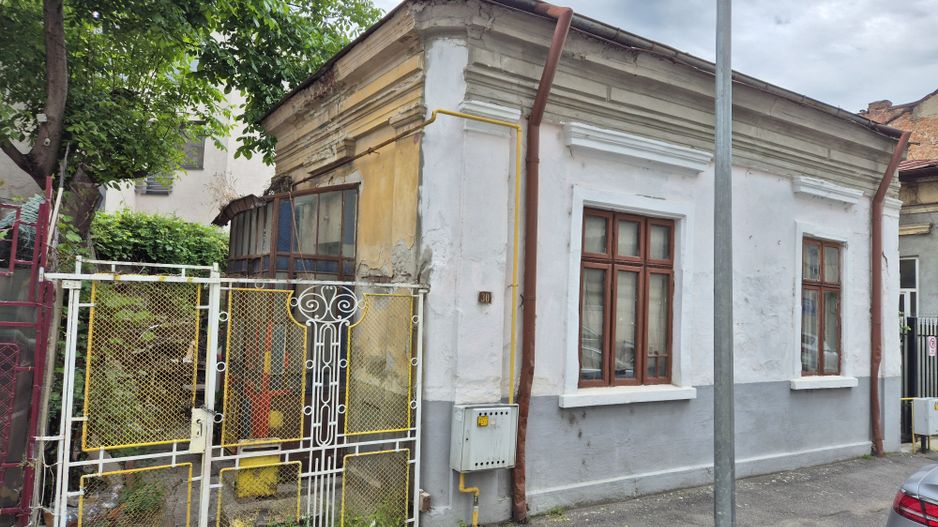 Casa P+Pod 95,45 mp + teren 140 mp - parcul Carol - Poză 1