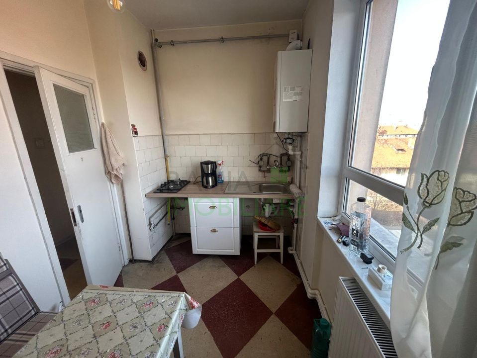 Apartament 2 camere decomandat Tractorul etaj 3 centrală termică nouă - Poză 7