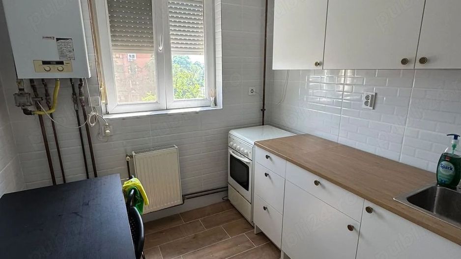 Decomandat,etaj 2, recent renovat, aproape de Iulius Mall si centru - Poză 3