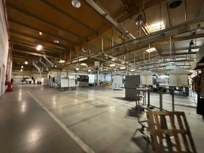 Hala 5000 mp dotata pentru productie si depozitare ISU categoria D - Poză 1