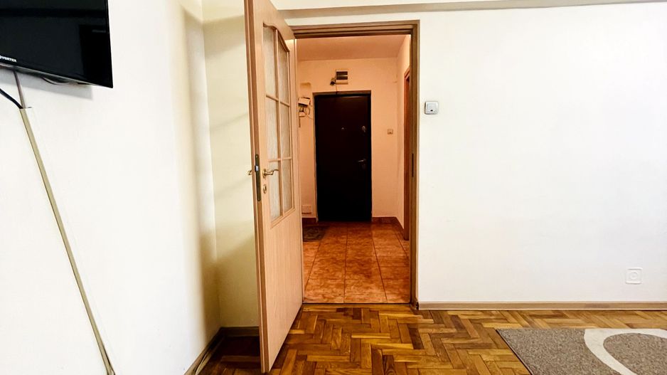 Apartament cu 3 camere DECEBAL - Poză 3
