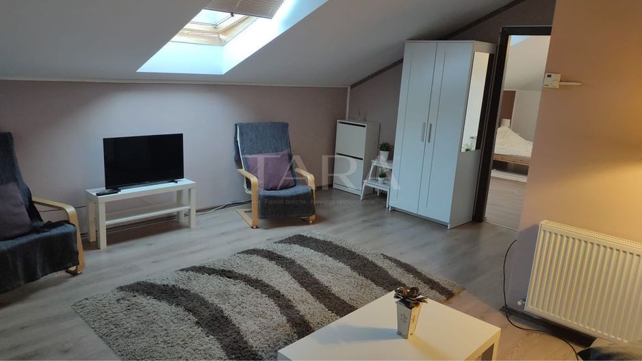 Mansardă cu 2 camere de vânzare în Florești, strada Florilor - Poză 6