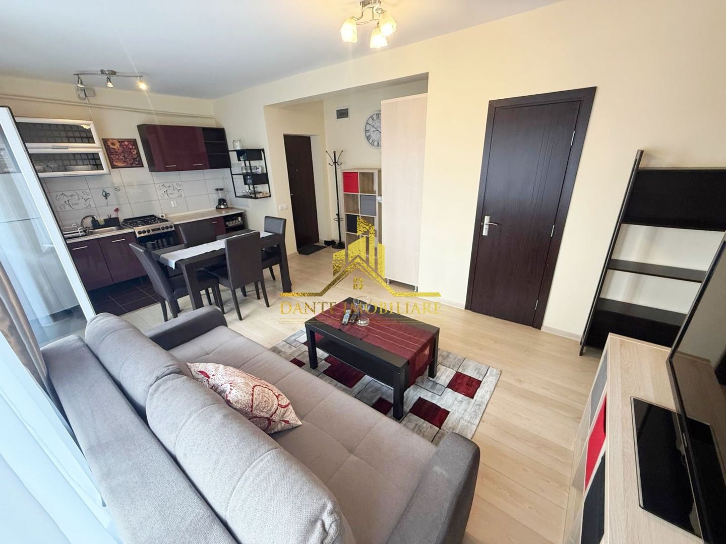 2 camere, spatios, modern, bloc nou, balcon, parcare, zona VIVO - Poză 5