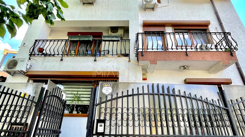 Vila cu 5 camere //2 parking// Zona Domenii - Poză 1