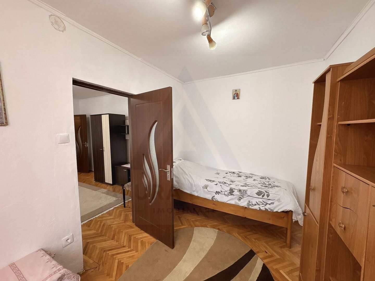 Apartament 2 camere centrală termică si calorifere noi Mihai Viteazu - Poză 6