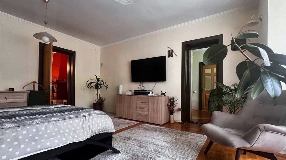 Vila cu 5 Camere și Teren 2183+Clădire pentru Afacere sau Evenimente - Poză 5