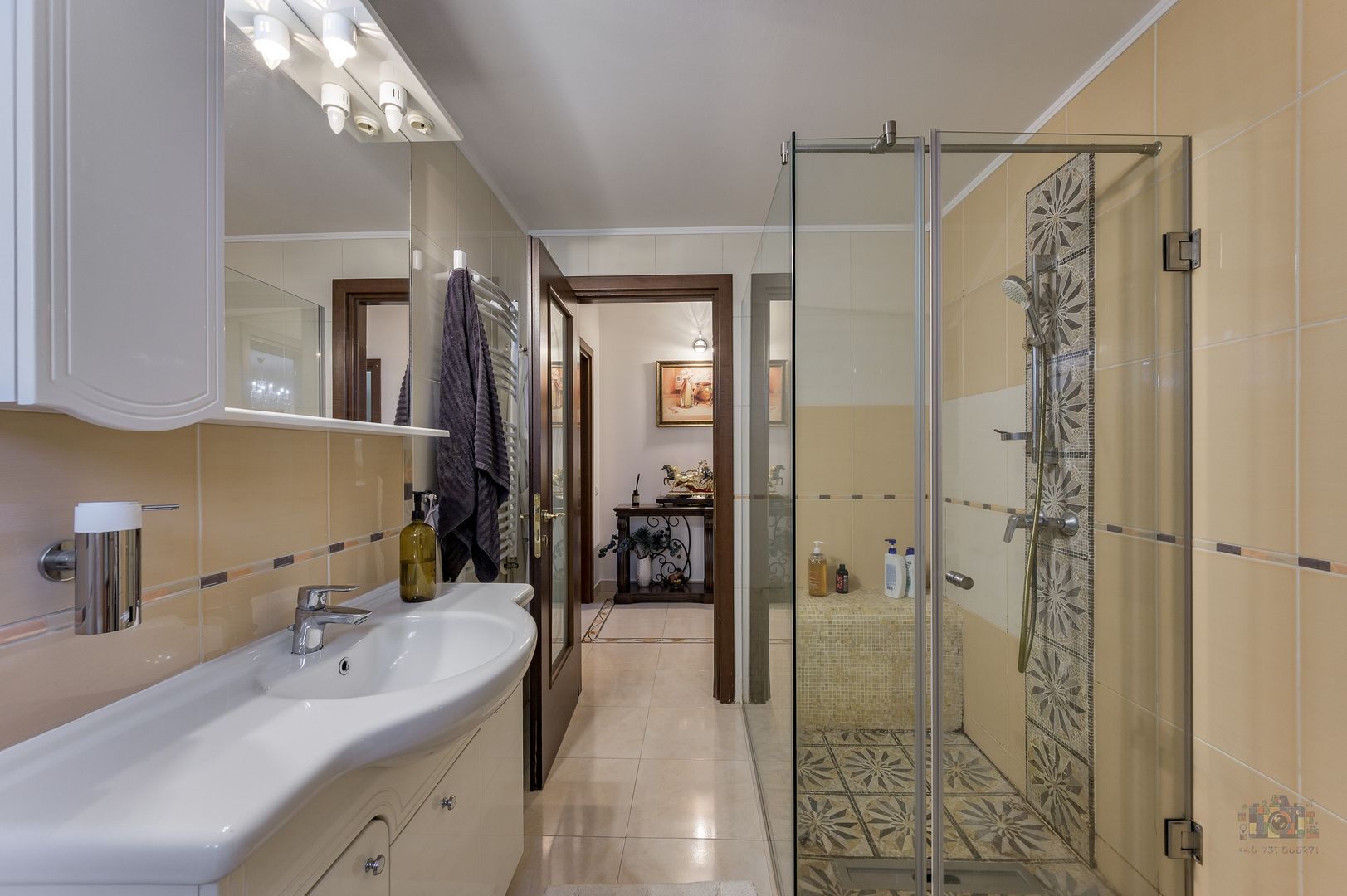 Vilă renovată P+1+M  | Foișor vitrat, grădină și jacuzzi - Poză 31