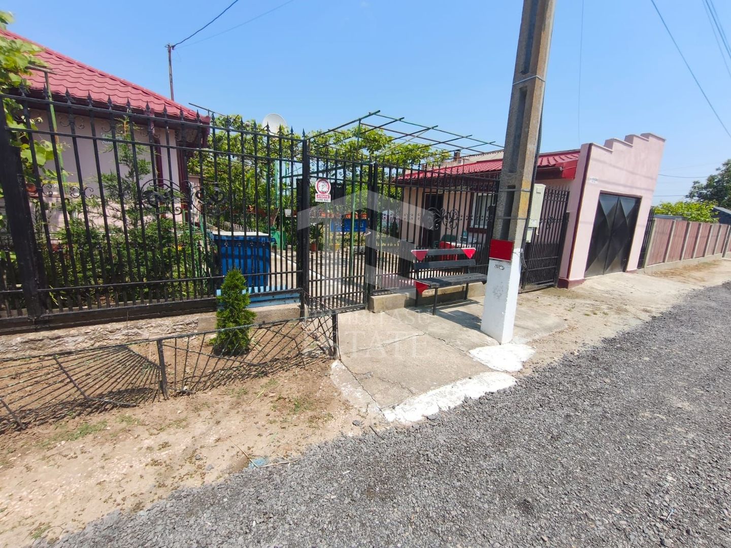 CASA  POIANA | PANOURI SOLARE | TEREN 800 MP - Poză 1