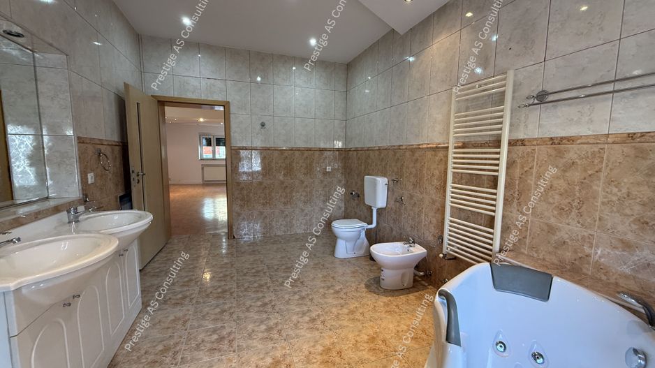 Proprietate versatila | 271 mp utili | renovata complet – Elisabetin, Porumbescu - Poză 7