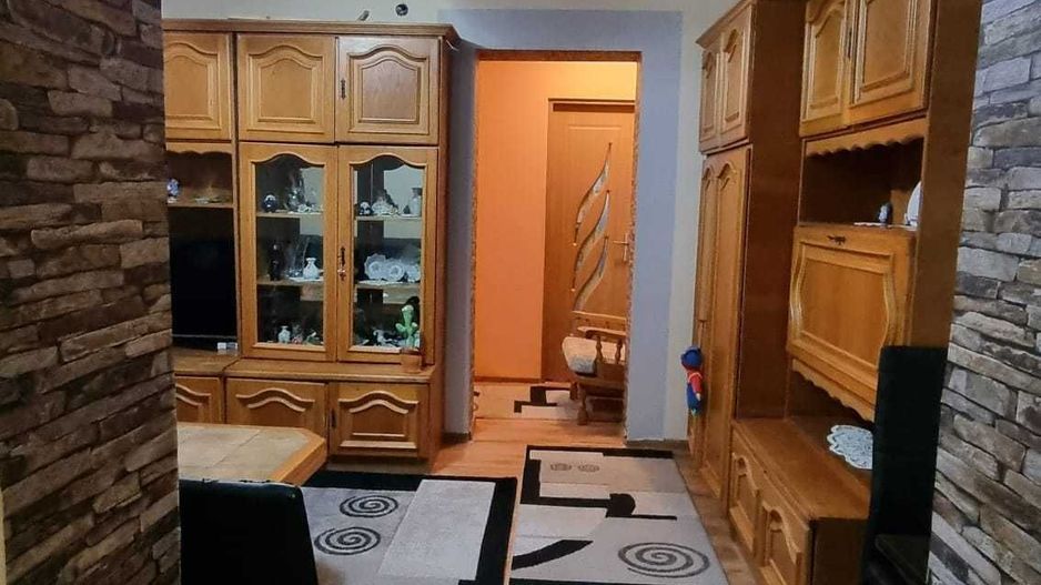 De vanzare apartament 3 camere - Poză 3