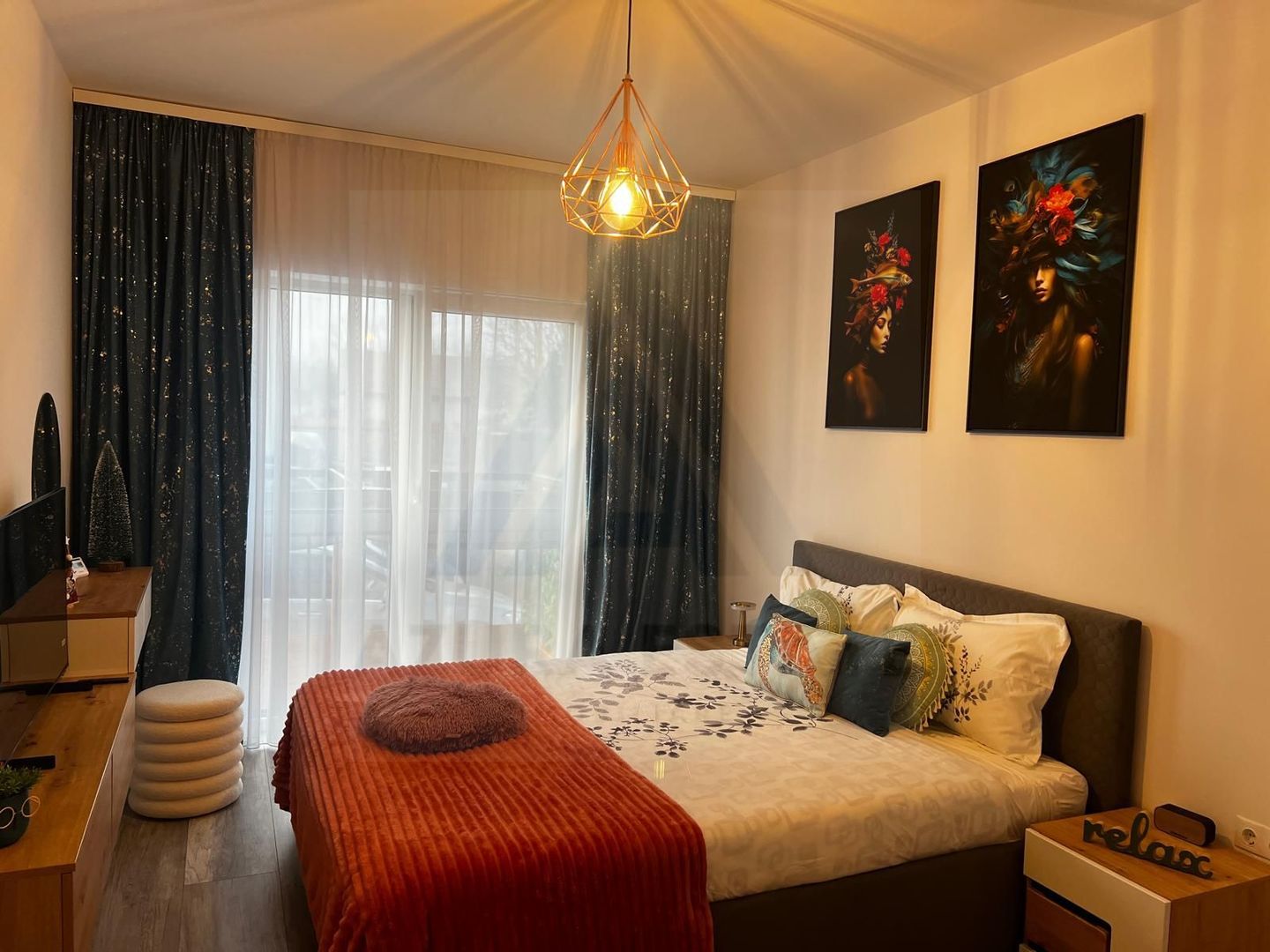 Apartament ultrafinisat 2 camere curte proprie si parcare in Selimbar - Poză 3