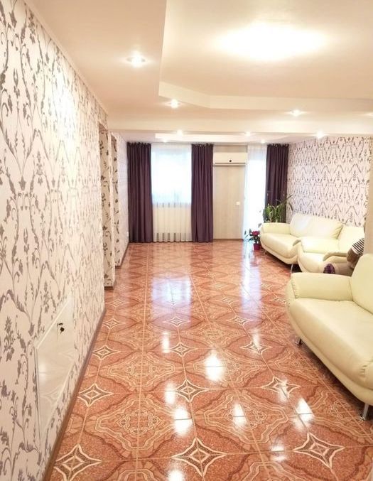 De vanzare Apartament 3 camere in Vila, Aparatorii Patriei, sector 4 - Poză 2