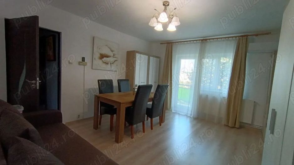 Vând apartament decomandat cu 3 camere, micro 16. - Poză 2