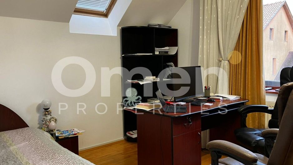 Vilă de închiriat – 260 mp utili, teren 1300 mp, 5 dormitoare, 3 băi, 3 balcoane - Poză 13