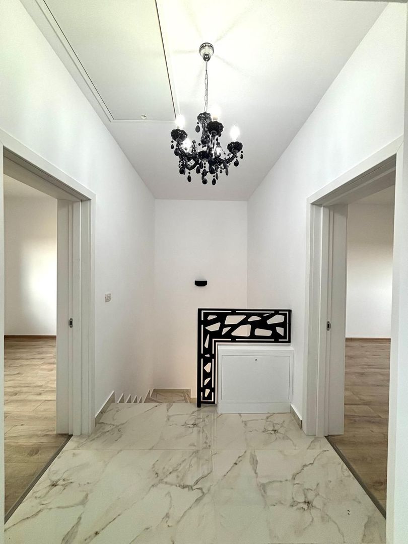 Duplex  cu 4 camere si teren generos , Sacalaz - Poză 11